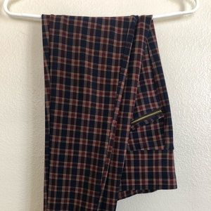 Checkered pants☁️🤎